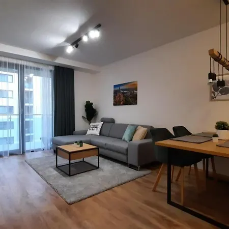 Bpr Space Grey With Balcony Apartman
