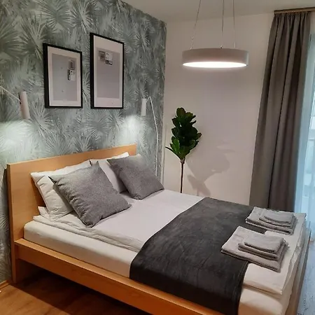 Bpr Space Grey With Balcony Apartment *