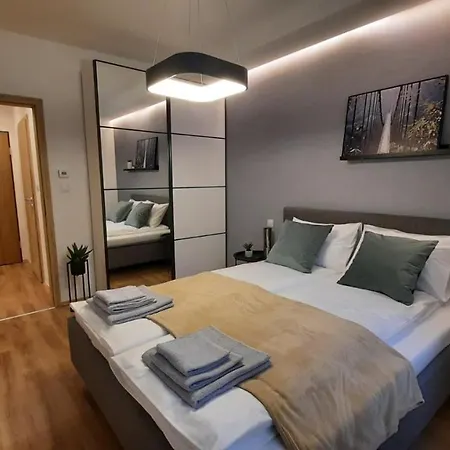 Bpr Space Grey With Balcony Apartment